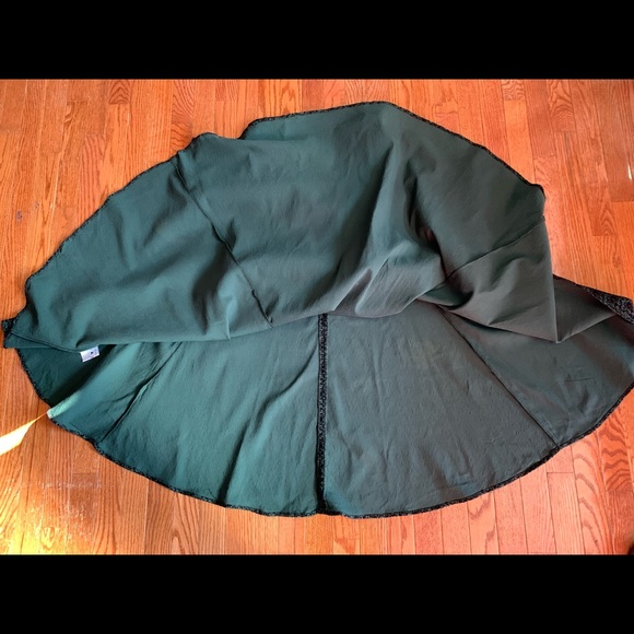 🚨SOLD🚨Collectif Vintage Brocade emerald green swing dress!! Size Large - Picture 12 of 13